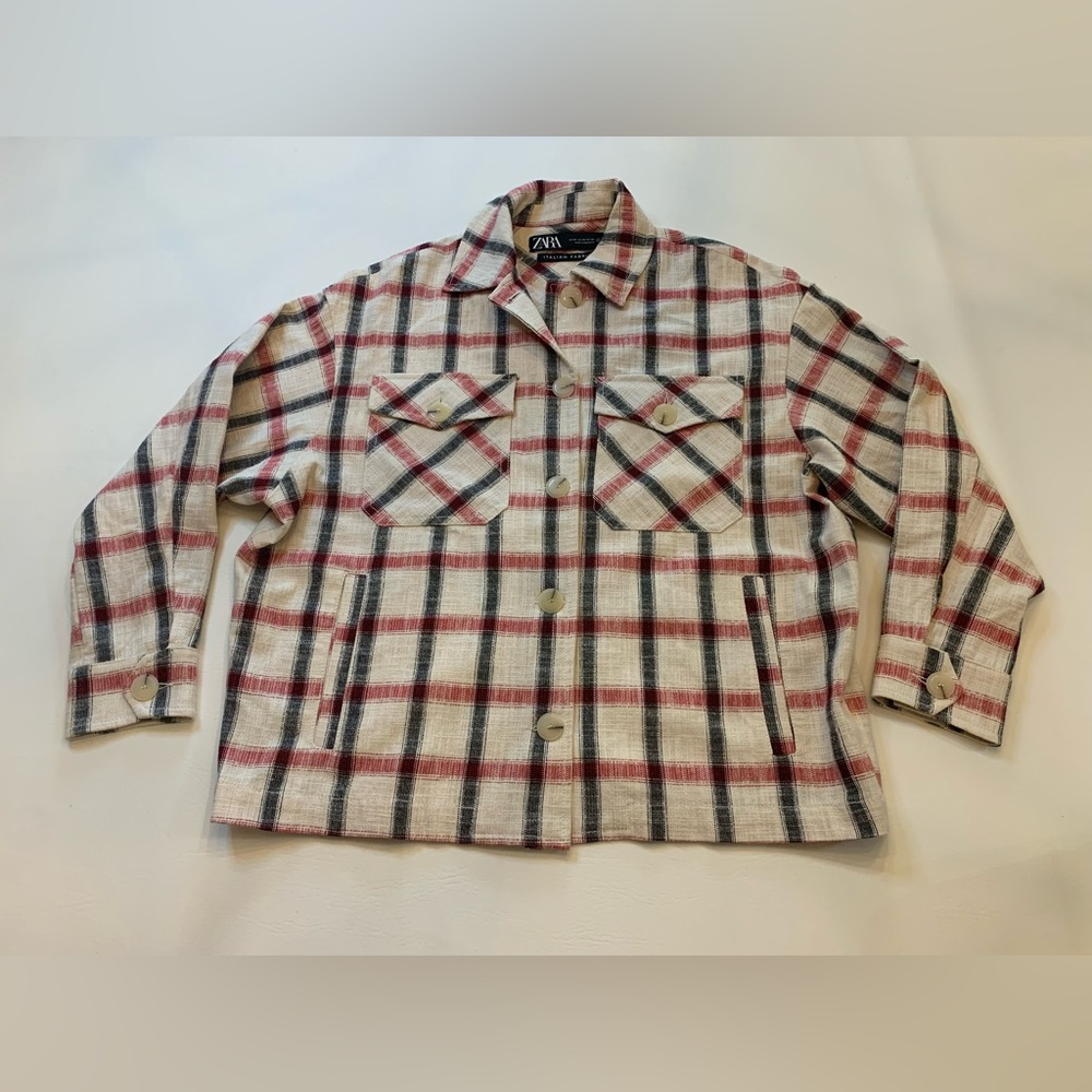 Zara Italian Fabric Oversized Shirt Jacket in Cream/Red Plaid Size XS (bin P)
